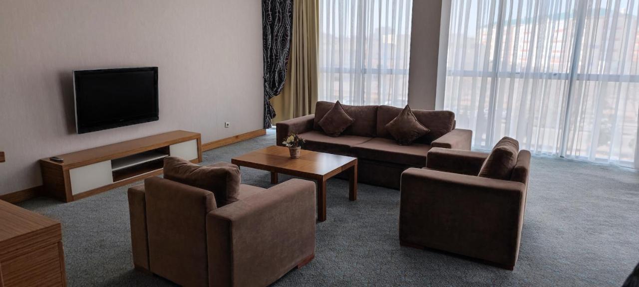 Grand Nur Plaza Hotel Aktau  Zewnętrze zdjęcie