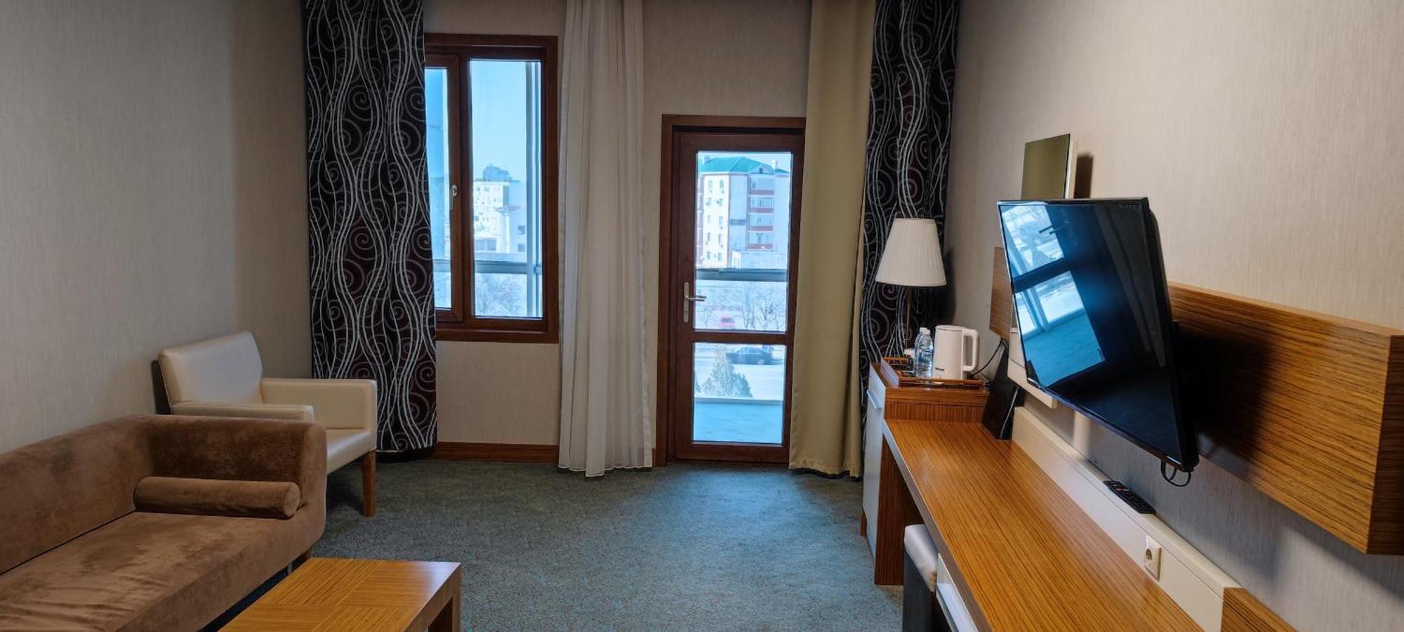 Grand Nur Plaza Hotel Aktau  Zewnętrze zdjęcie