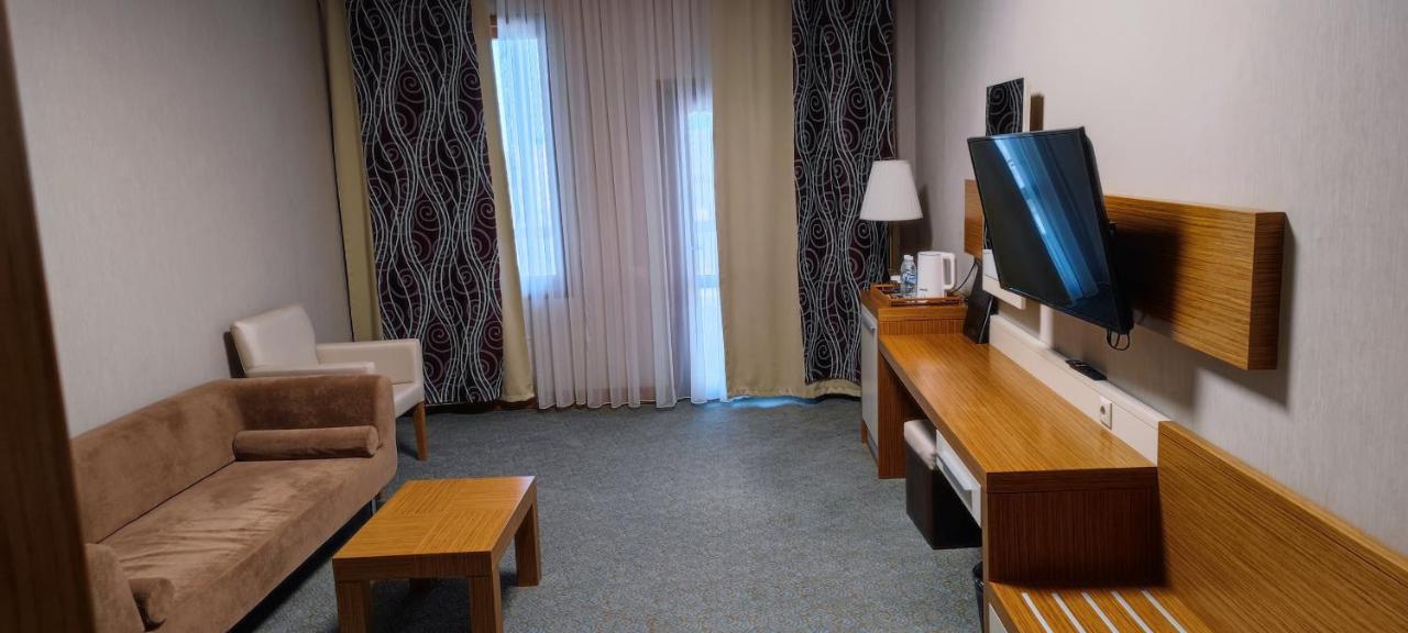 Grand Nur Plaza Hotel Aktau  Zewnętrze zdjęcie