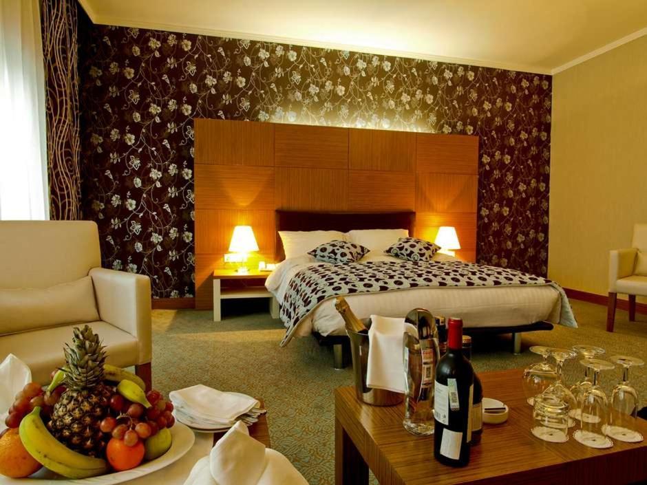 Grand Nur Plaza Hotel Aktau  Zewnętrze zdjęcie
