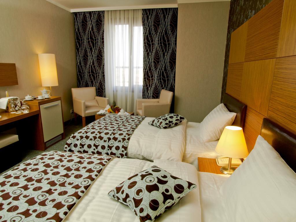 Grand Nur Plaza Hotel Aktau  Zewnętrze zdjęcie