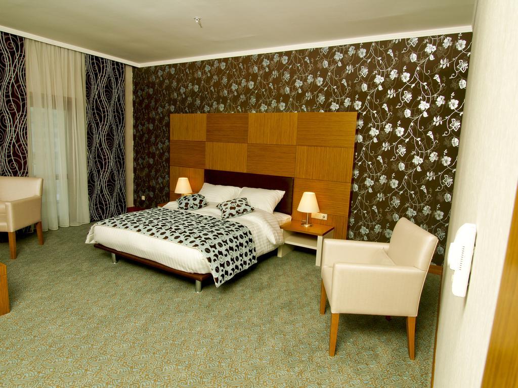 Grand Nur Plaza Hotel Aktau  Zewnętrze zdjęcie