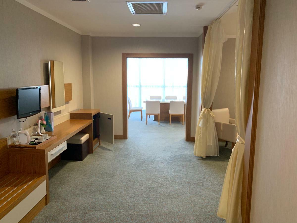 Grand Nur Plaza Hotel Aktau  Zewnętrze zdjęcie
