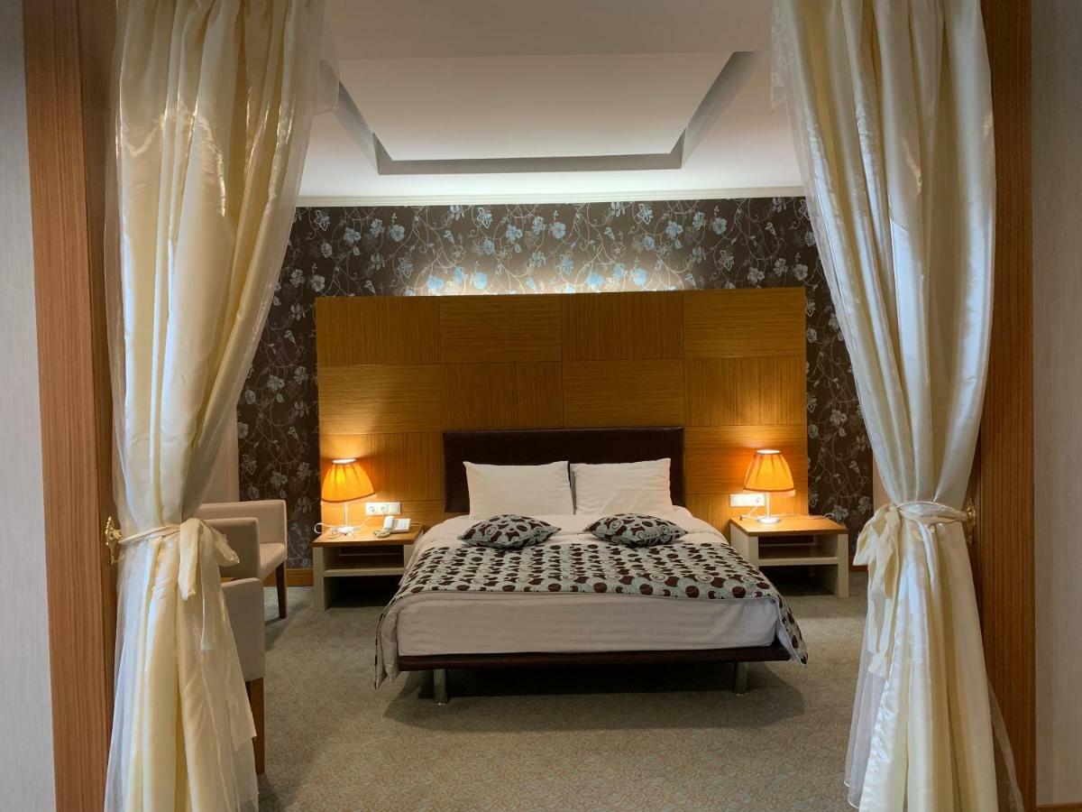 Grand Nur Plaza Hotel Aktau  Zewnętrze zdjęcie